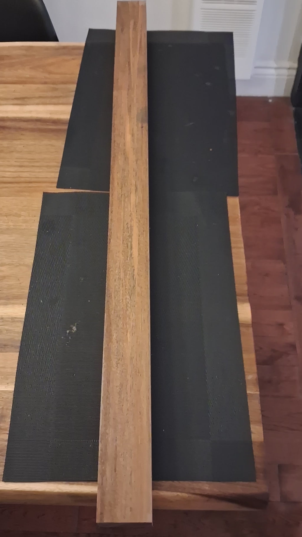 Premium Orange-Rose Exotic Hardwood Board – Golden-Brown Dense Lumber – 38½" × 2¼" × 1¼" – 1.15 g/cm³ – Unique Piece