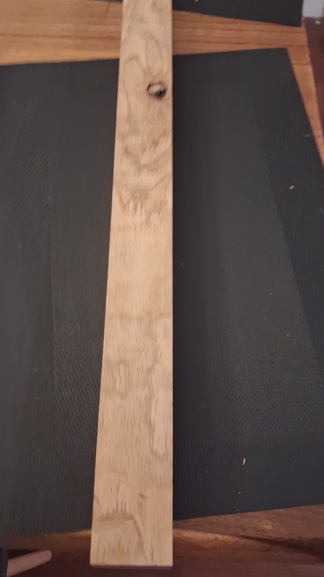 Premium Figured Hevea Hardwood Blank – 32" × 1⅞" × 1¼" – Curly Grain – Unique Piece