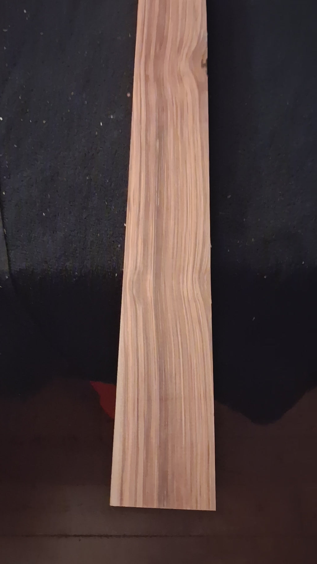 Lignum Vitae – Private Collection – 42" × 2¼" × 1¼" – 2,637g – Density 1.36 g/cm³ – Unique Piece