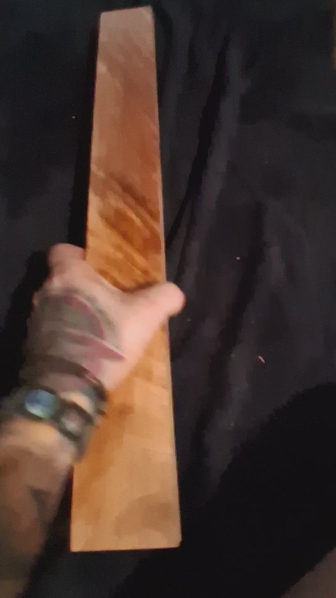Highly Figured Exotic Wood Blank – 3D Figure & Golden Caramel Tones – 813 g – product video